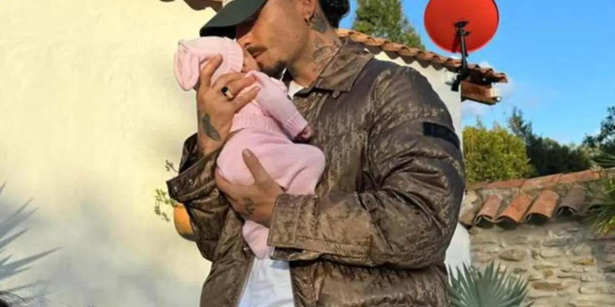 Maluma Comparte Tiernos Momentos A Lado De Su Hija