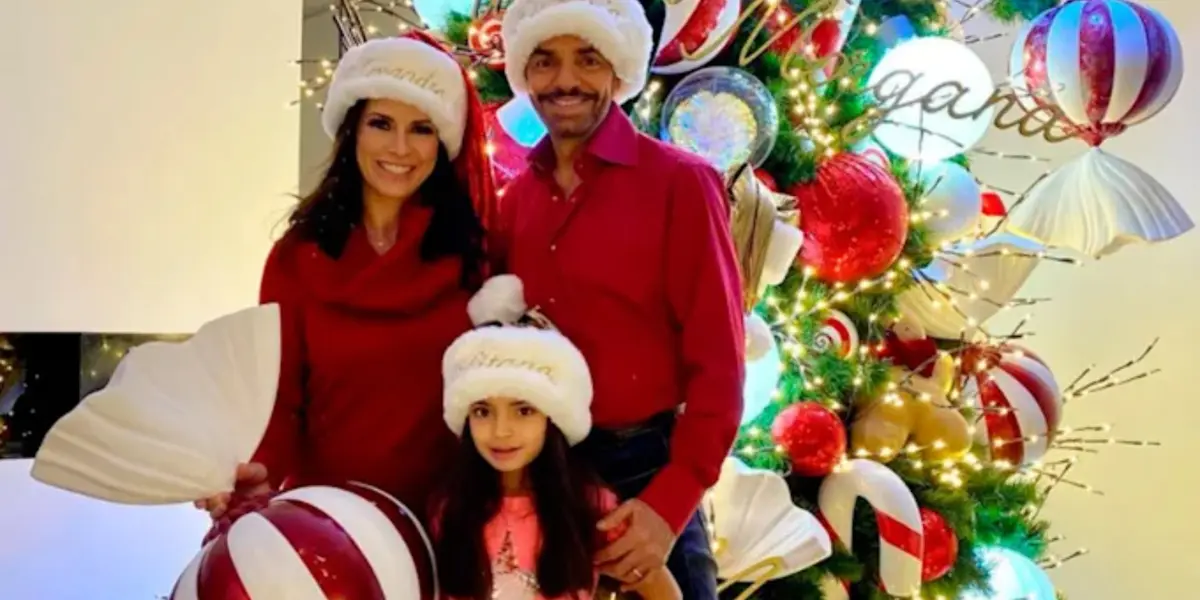 Eugenio Derbez comparte sesión navideña junto a su familia 