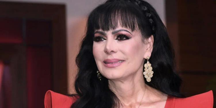 Maribel Guardia deja a todos con la boca abierta tras aparecer en traje de baño a los 63 años