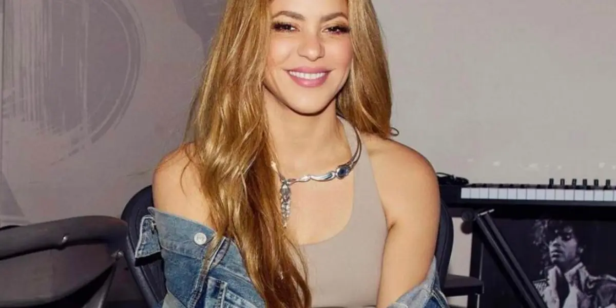 Shakira reacciona al ver a su doble 