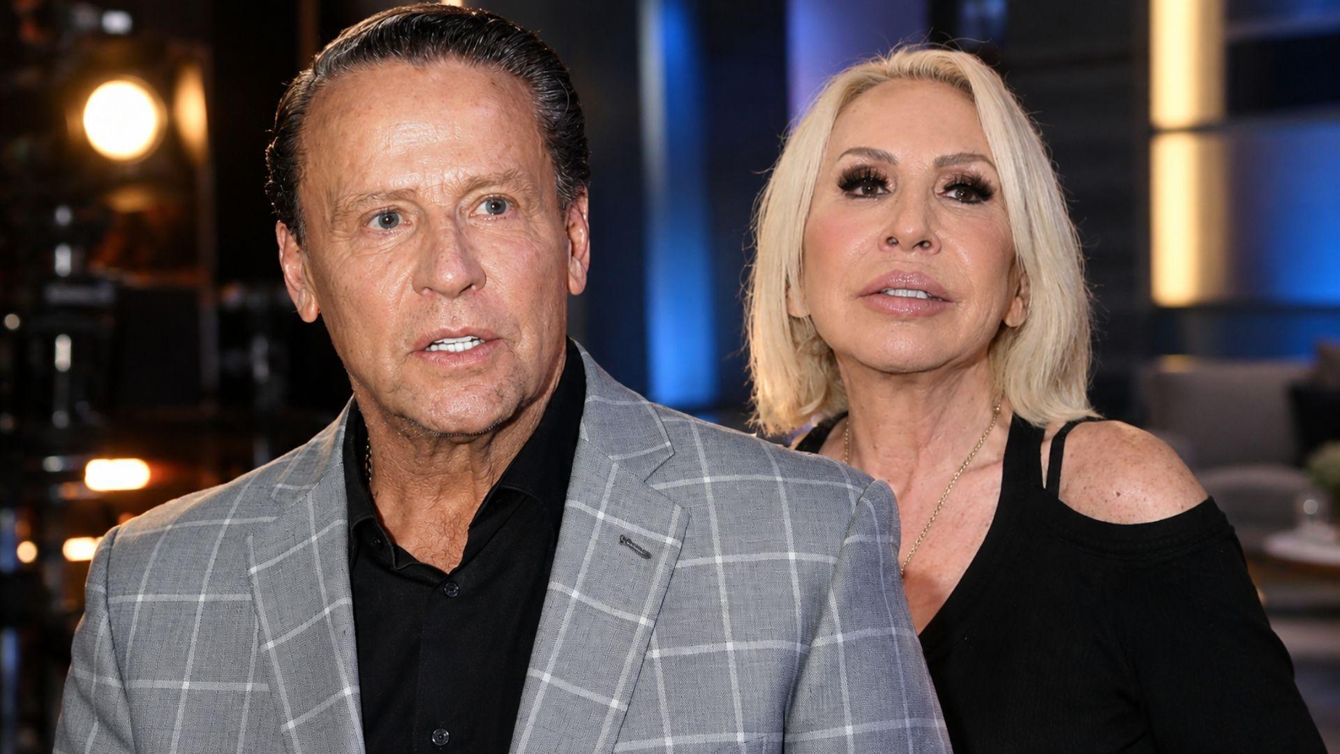 Alfredo Adame y Laura Bozzo en un ambiente de televisión con iluminación dramática y fondo renovado.