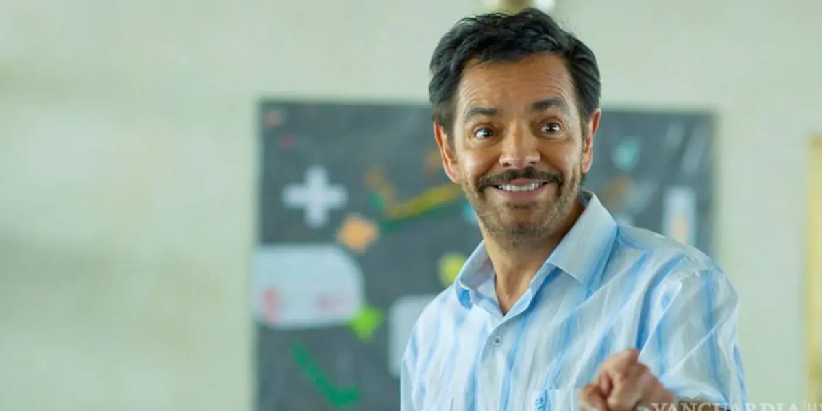 Eugenio Derbez es sorprendido por fan con regalo