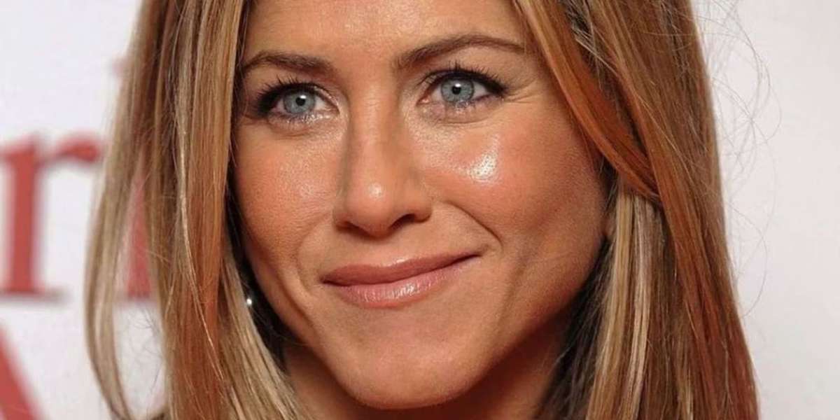 Jennifer Aniston y Aislinn Derbez utilizan esperma de animales para las arrugas