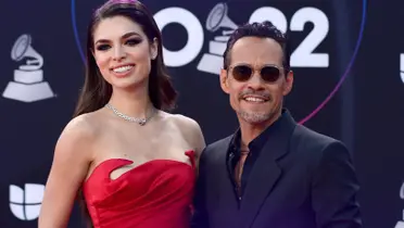 Marc Anthony y Nadia Ferreira presumen felizmente a su bebé 