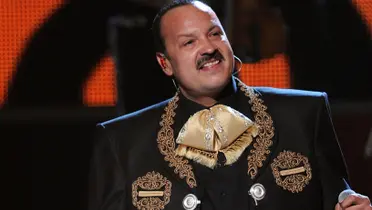 Pepe Aguilar presume nuevo tatuaje 