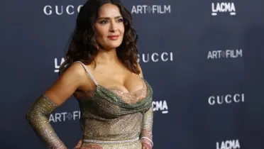 Salma Hayek tiene noble gesto con fan 