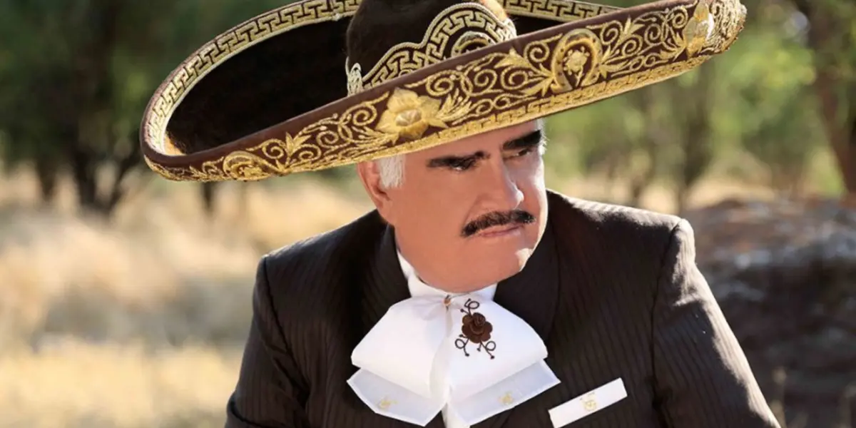 Vicente Fernández estrenó estatua en su rancho a 2 años de su muerte 